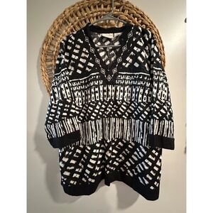 Alfred Dunner Woman Black White Geometric Cotton Tunic Top Embroidered VNeck 18W